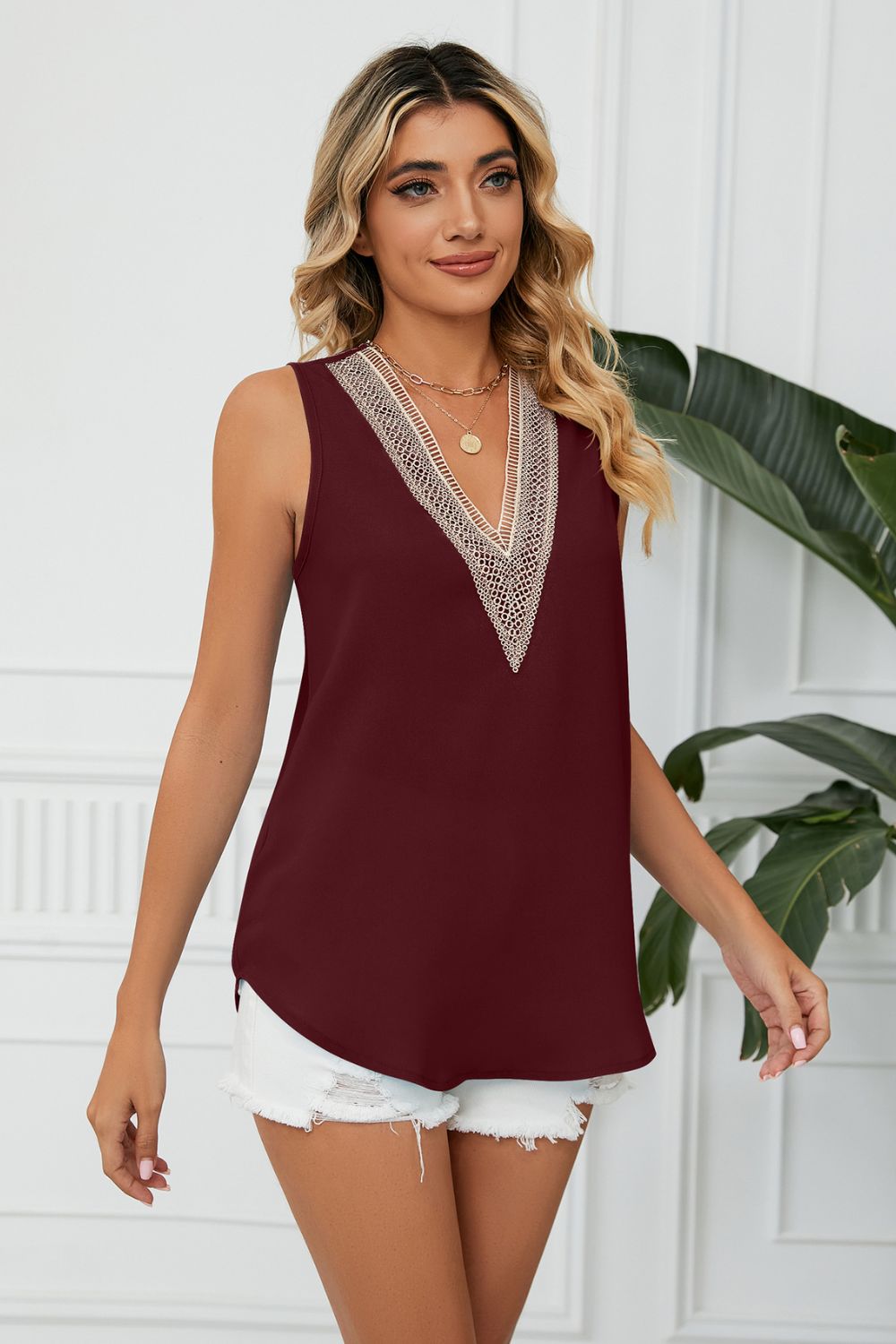 Contrast Trim Plunge Sleeveless Blouse